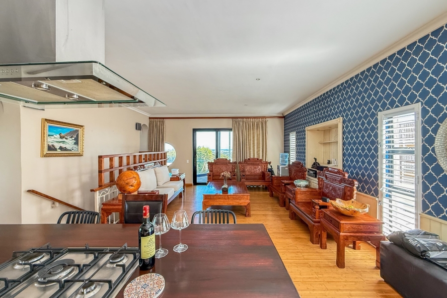 5 Bedroom Property for Sale in Plattekloof Western Cape
